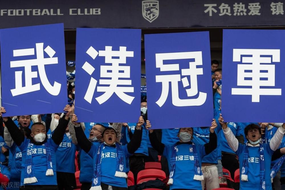 据我了解，赫罗纳也向曼联提出了租借范德贝克的请求，但在现阶段开出了不同的条件。